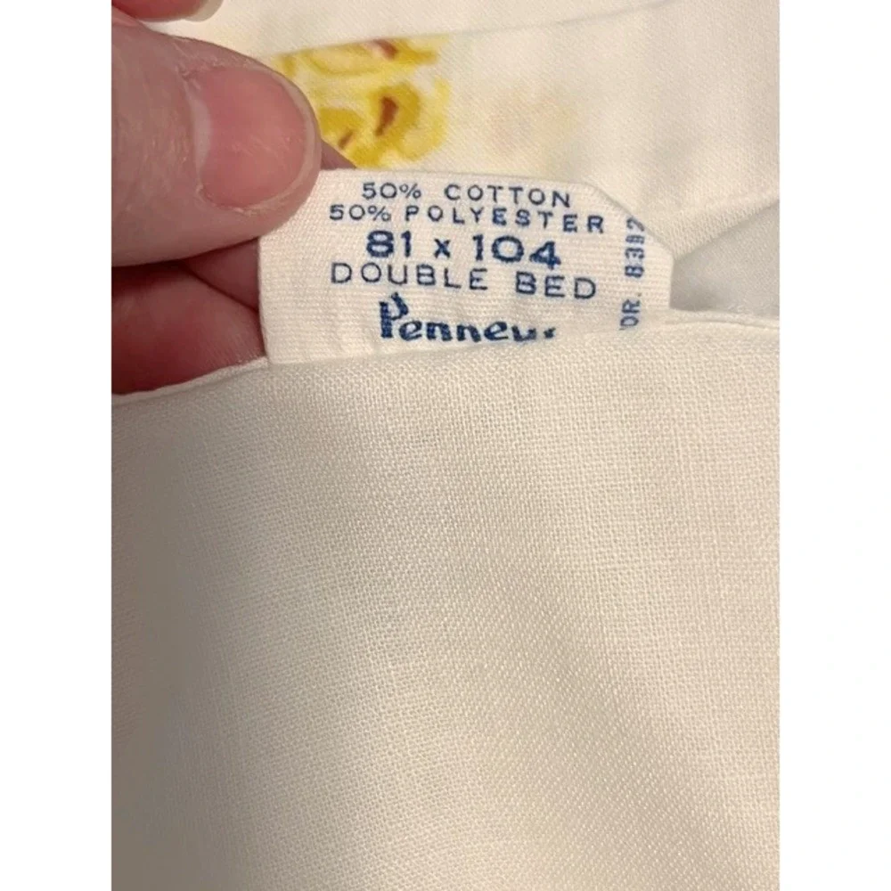 Vintage Full Size Flat‎ sheet with yellow roses and border Fashion Manor